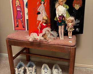 Vtg Barbies, Shoes, Stool