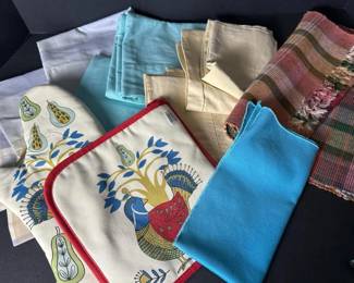 151 assortedkitchenlinensandtablelinens