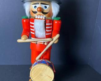 156 woodennutcrackerdrummerfigurineintr