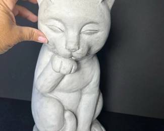 037 tall15catfigurineinalickingpose