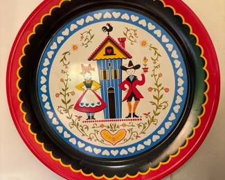 096 large19roundfolkartstyledecorative