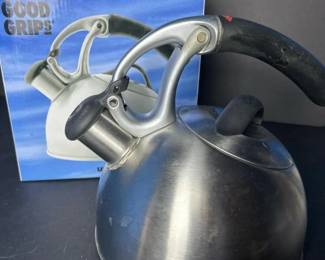 044 oxogoodgripsstainlesssteelwhistling
