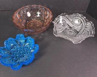 178 threesmallpressedglassbowlsindepre