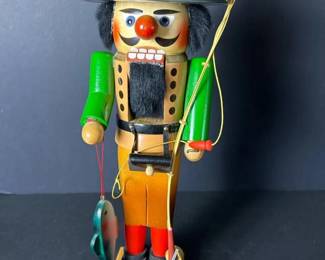149 woodenfishermannutcrackerfigurine