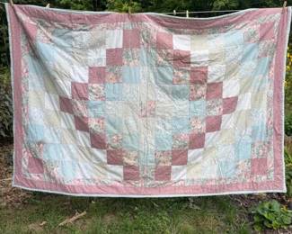 021 patchworkfloralquiltinpastelcolors