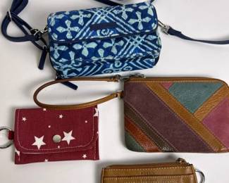 159 assortedwristletsandcrossbodybagsfo