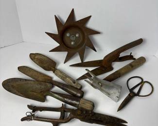 279 vintagerusticgardenhandtoolsandshe
