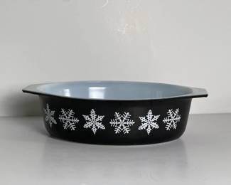 112 pyrexsnowflakeblackmixingbowl