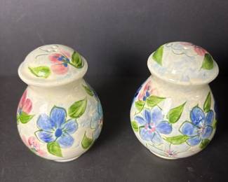 302 pairofhandpaintedfloralceramicshak