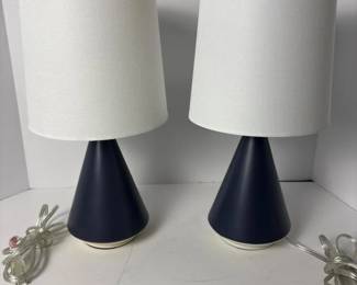 237 pairofquoizeltablelampsmodernstyle