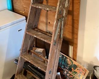 Wooden 6-Step Painter's Ladder