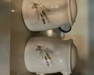 Salt and pepper shakers set