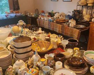 Vintage and antique glassware
