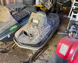 Arctic Cat Lynx Vintage Snowmobile – White Cloud