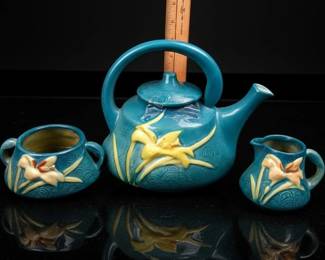 Roseville Zephyr Lily Turquoise 3-Pc Tea Set – Teapot, Sugar & Creamer, c. 1946 – Potterville