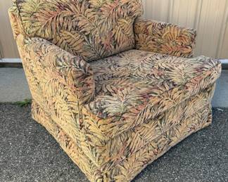 Kindel Grand Rapids Upholstered Lounge Chair – Tapestry Fabric