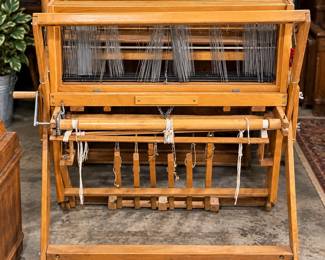 Danish Lervad 4-Shaft Maple Floor Loom with Manual Crank – Potterville
