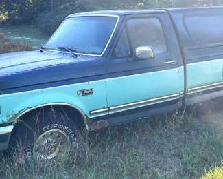 Ford F-150 XLT Pickup with Camper Shell (Does Not Run) – White Cloud