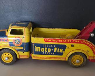 Vintage Wyandotte Moto Fix Tow Car Pressed Steel Truck