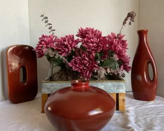 Red Themed Flower Decor