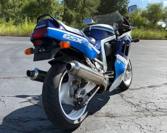 1989 Suzuki GSXR 1100 Slingshot, VIN# GV73A100322, Kilometers Showing On Odometer 9696