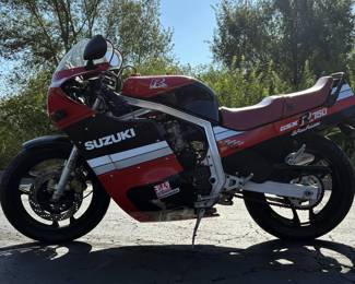 1985 Suzuki GSX-R750, VIN# GR71F104889, Kilometers Showing On Odometer 7236