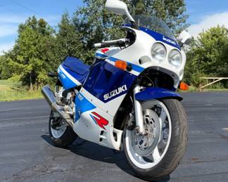 1989 Suzuki GSXR 1100 Slingshot, VIN# GV73A100322, Kilometers Showing On Odometer 9696