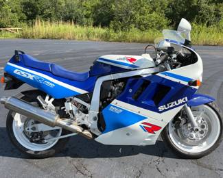 1989 Suzuki GSXR 1100 Slingshot, VIN# GV73A100322, Kilometers Showing On Odometer 9696