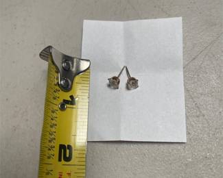 14K Yellow Gold Square Cubic Zirconia Stud Earrings (4/4)