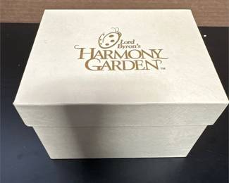 Harmony Kingdom Spring Bouquet Limited Edition Box Figurine (5/5)