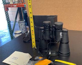 Bushnell Binoculars with Case, Instruction Booklet and Lens Cloth (3/3)