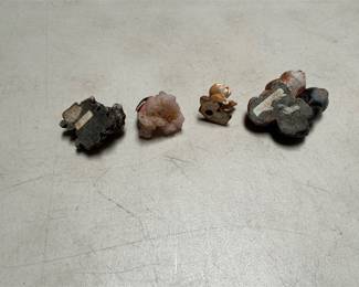 Animal Figurines with Rabbit and Cat Groups and Birds (2/4)