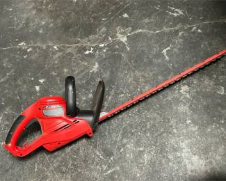 Black & Decker 22 in. Corded Electric Hedge Trimmer (3/5)