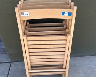 Set of Four Wooden Folding Chairs with Slatted Seats and Curved Backrests (2/2)