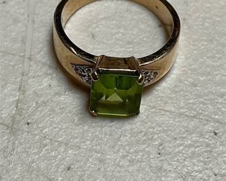 14k Gold Mexico Ring with Emerald-Cut Green Stone, Size 8 (2/5)