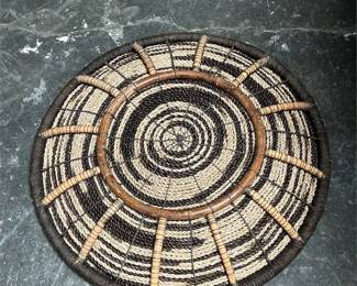 Round Coiled Wall Basket with Swirling Design (2/4)