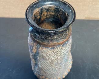 Ceramic Vase with Textured Fanlike Motifs (4/4)