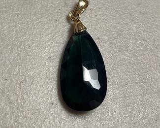 Synthetic Green Quartz Pendant with 18K Yellow Gold Bail (2/4)