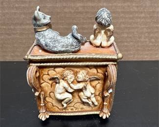 Harmony Kingdom Peezer, Paws & Po Po’s Piano Box Figurine (2/6)