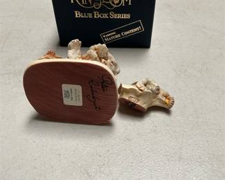 Harmony Kingdom Heavy Petting TJBL04 Box Figurine, Signed Peter Calvesbert (2/5)