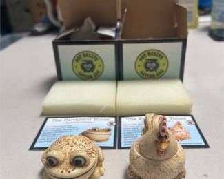 Pot Bellys Lillie Frog PBFFR and Dewie Rooster PBFRO Trinket Boxes, Harmony Ball (2/4)