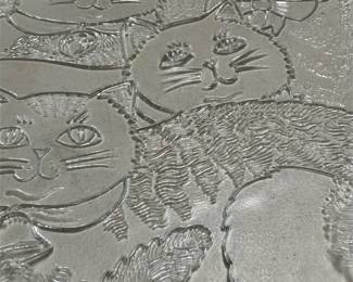 Round Clear Glass Platter with Embossed Cats (3/4)