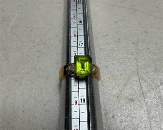 14k Gold Mexico Ring with Emerald-Cut Green Stone, Size 8 (4/5)