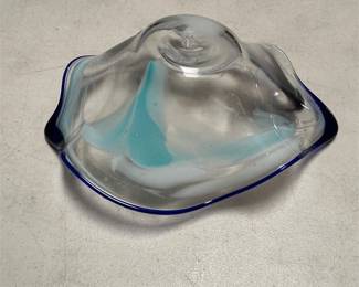 Ruffled Glass Bowl with Cobalt-Blue Edging (2/4)
