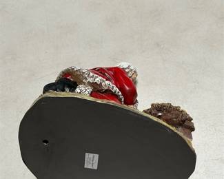 Roman Joseph’s Studio Kneeling Santa Resin Christmas Figurine (2/5)