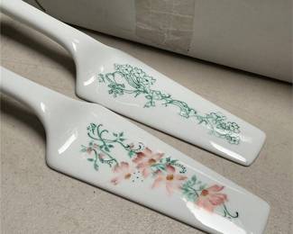Ceramic Cake Servers, Pair, Pink Floral and Green Scroll, Signed (3/4)