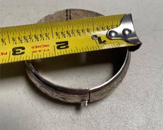 Engraved Sterling Silver Hinged Bangle Bracelet (6/6)