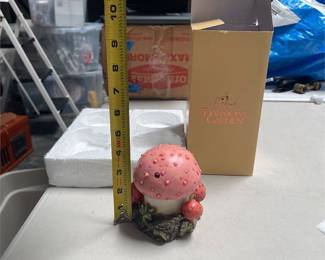 Harmony Kingdom “The Mushroom” RW98MU Box Figurine (3/4)