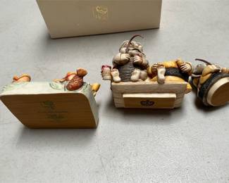 Harmony Kingdom Byron & Bumbles RW00BB Box Figurine, 2000 Royal Watch, Box (2/5)