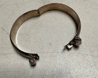 Engraved Sterling Silver Hinged Bangle Bracelet (2/4)